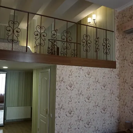 Happy Cat Inn *